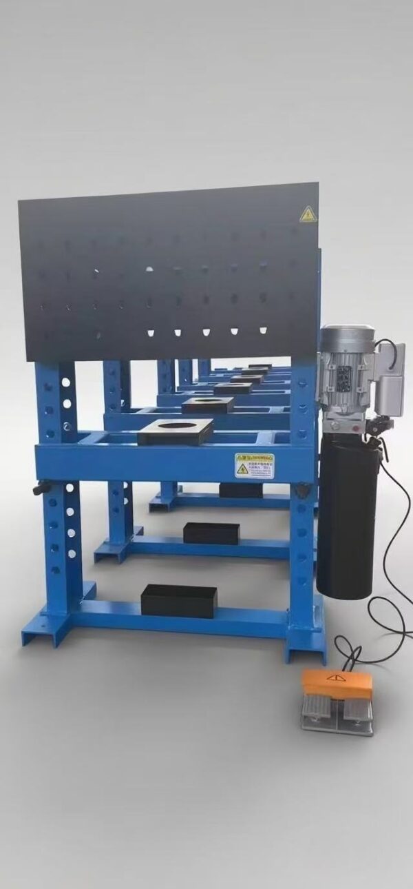 Hydraulic rubber sleeve machine