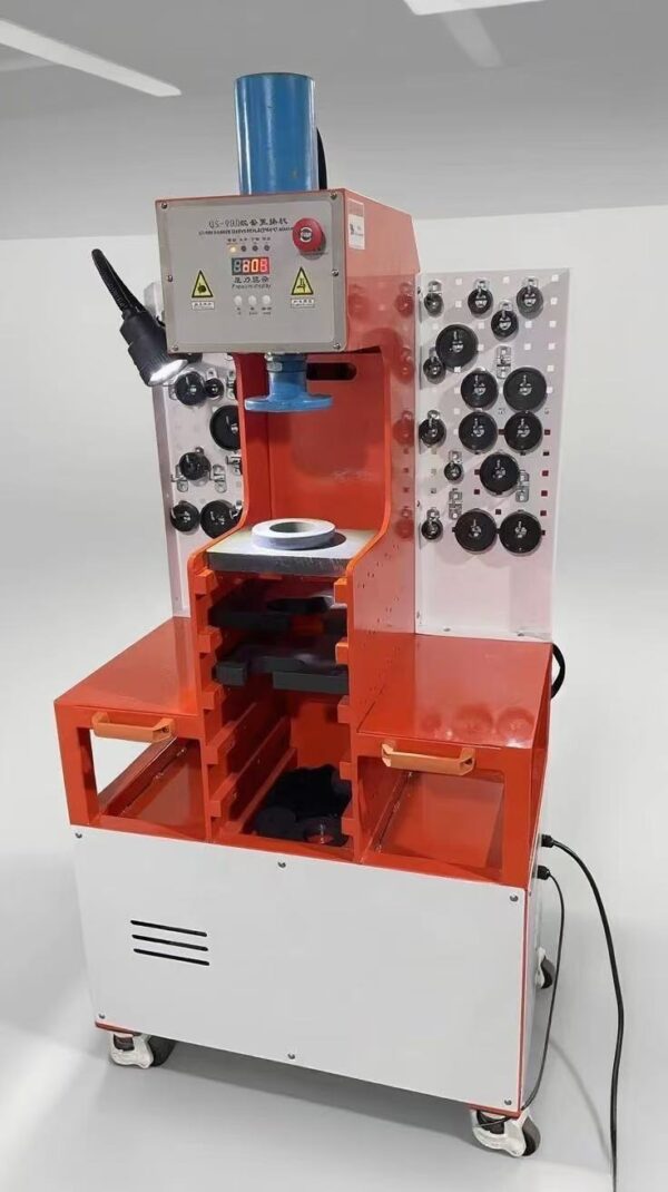 Brand-new intelligent hydraulic rubber sleeve replacement machine, more and more complete molds.