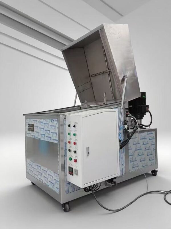 High pressure spray cleaner