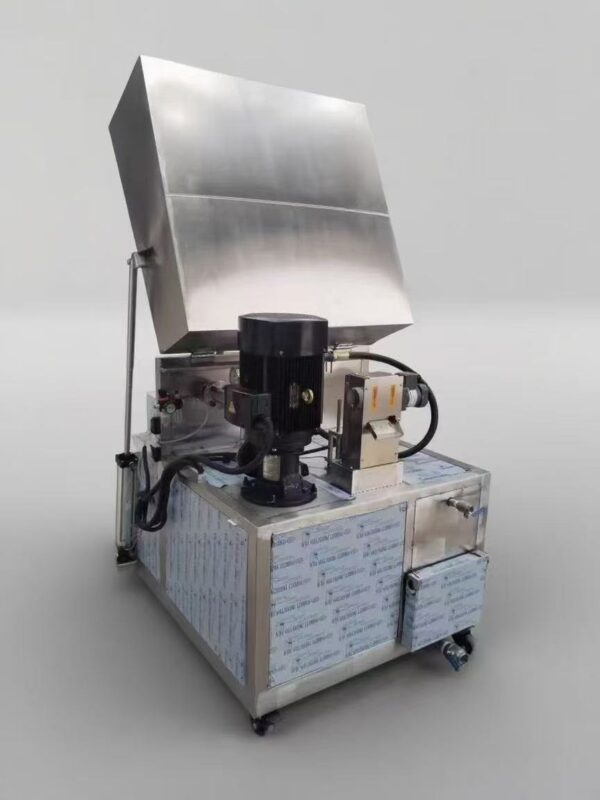 High pressure spray cleaner