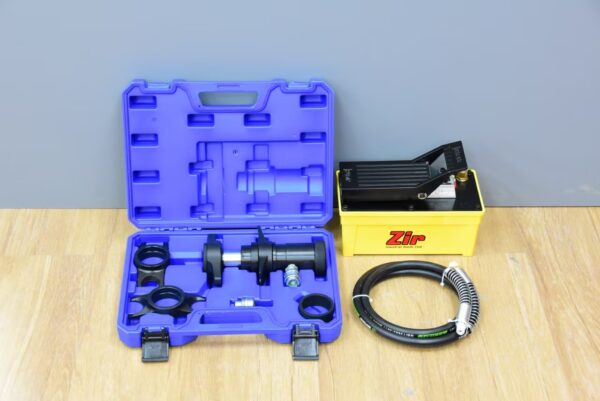 Pneumatic ball head removal tool